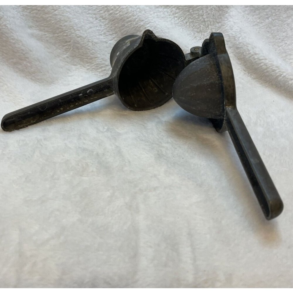Vintage‎ Cast Aluminum Juicer, marked Made in Italy